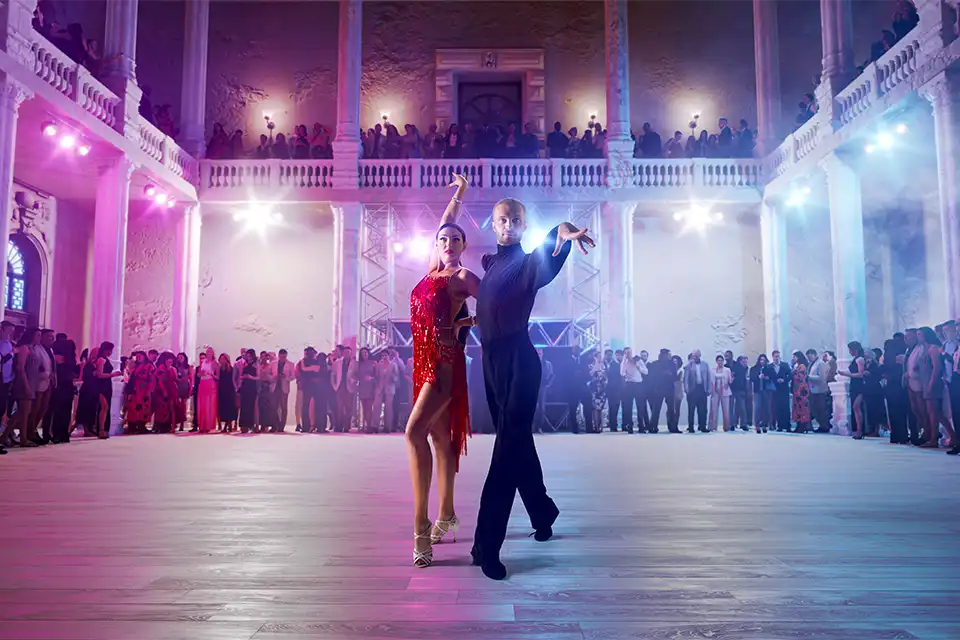 Tanečníci společenských tanců